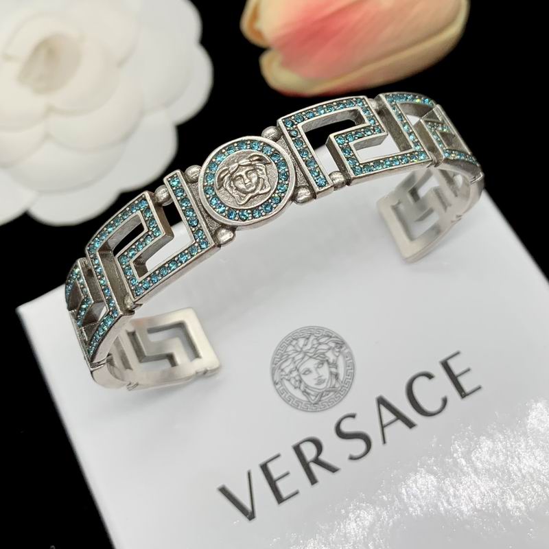 Versace bracelet 05lyx67